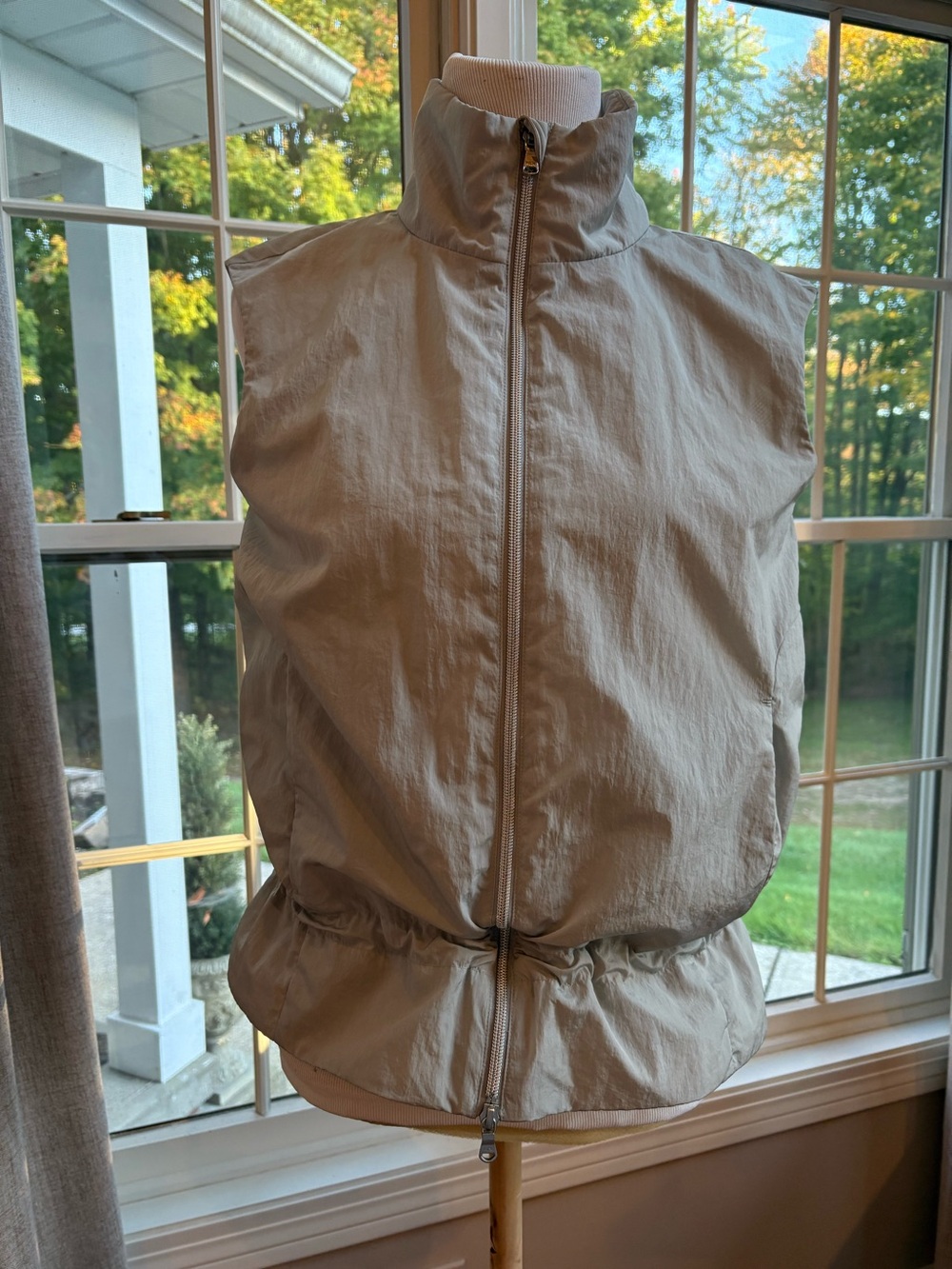 Ralph Lauren RLX women’s active vest size small silver color